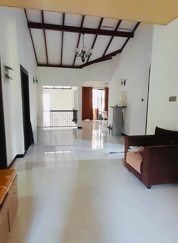 Spacious 2-Storey House for Sale in Piliyandala